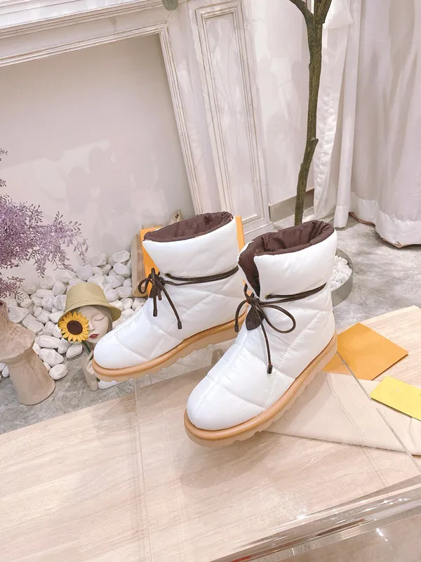 2022 fashion ladies cotton boots flat down down snow boots high quality household warm shoes non-slip shoes factory production price concessions