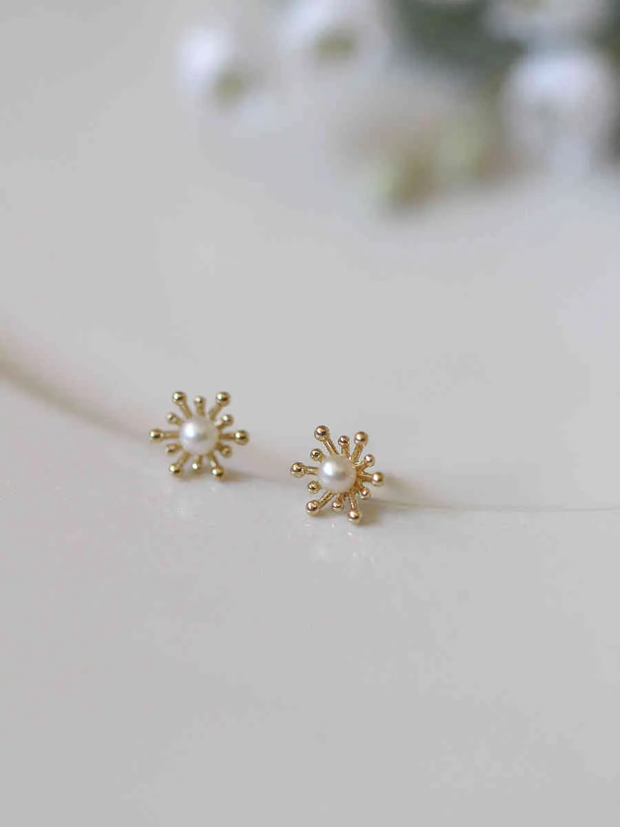 Goldtutu Ture 9K Gold Studs Stamen Design Pérola Mini Brincos Para As Mulheres 2021 Tendência Moda Jóias