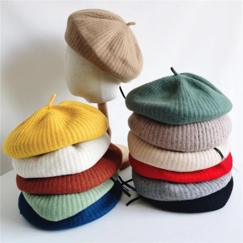 Berets Han Edition Winter Wool Lovely Liten Pure and Fresh Color Children Joker Buds Painter Cap Sboy