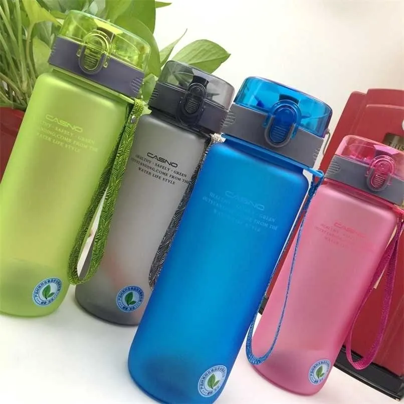 560ML Transparent Outdoor Portable Water Bottle School Children Sports Drinkware with Lid Plastic Creative and Simple Tea Pot 211122