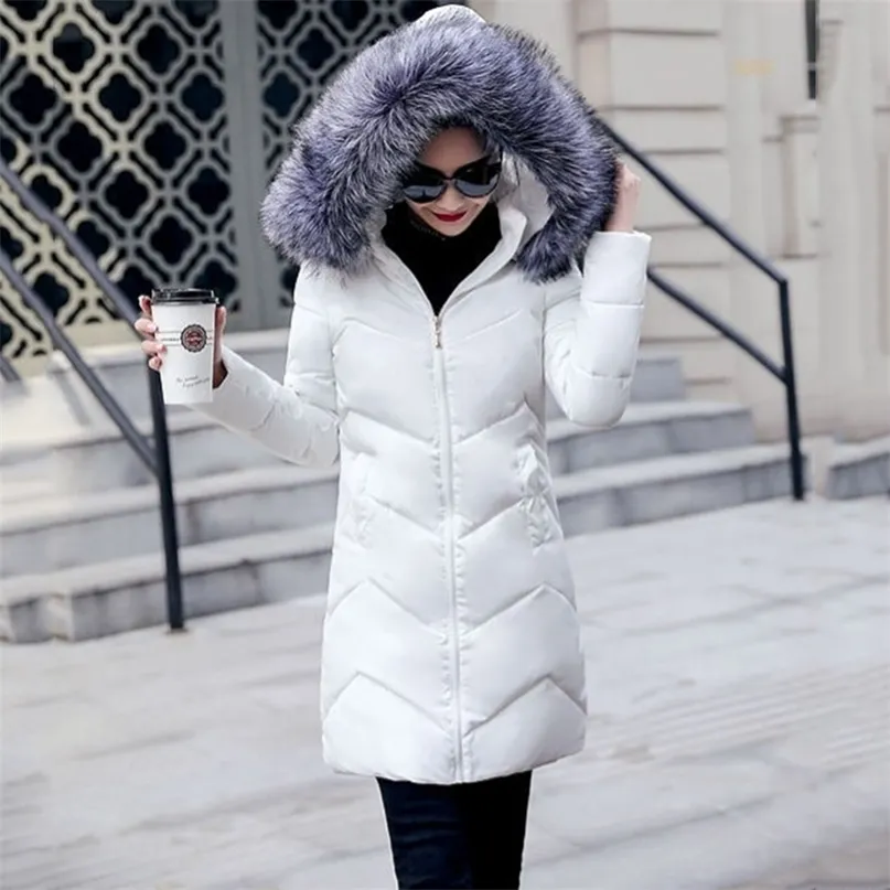 Colarinho de pele de inverno casaco de inverno senhoras espessura quente com capuz longo jaqueta mulheres elegante slim branco algodão parka outwear DR653 210923