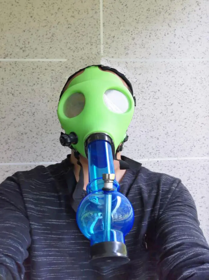 Masque à gaz Bong avec tuyau de fumer en acrylique Tuyau en silicone Plate-forme pétrolière Tuyau de fumée Accessoire de fumée bong pour la vente en gros de cheechhot