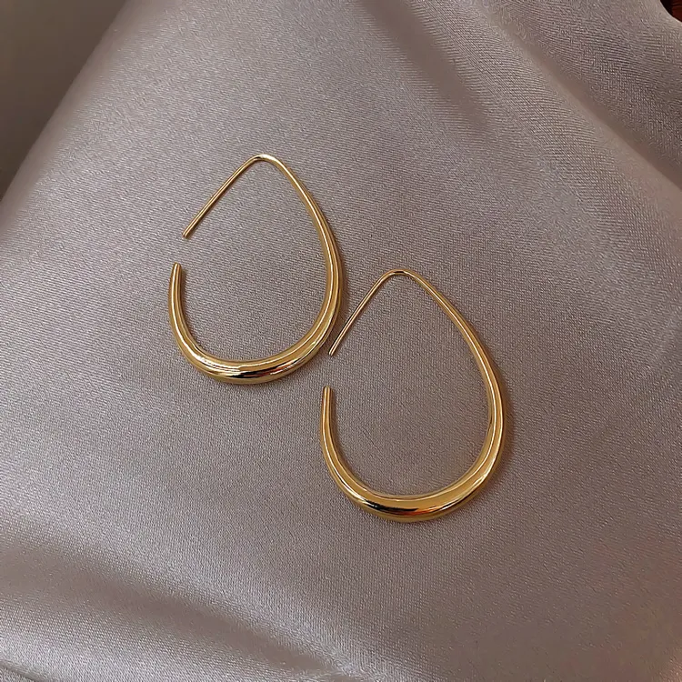 Nouveau tendance plaqué or C forme clous d'oreille charme dame cercle géométrique rond boucles d'oreilles bijoux de fête cadeaux inhabituels pour femmes filles accessoires