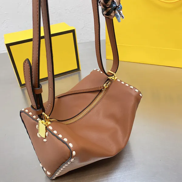 2021 designer`sBrand designer shoulder bag women`s fashion luxury leather triangle underarm bags with box size 23*15cm