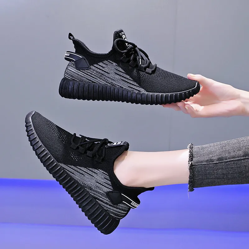 High Quality 2021 Arrival Knit Running Shoes Men Womens Sports Tennis Runners Triple Black Grey Pink White Outdoor Sneakers SIZE 35-40 WY11-1766