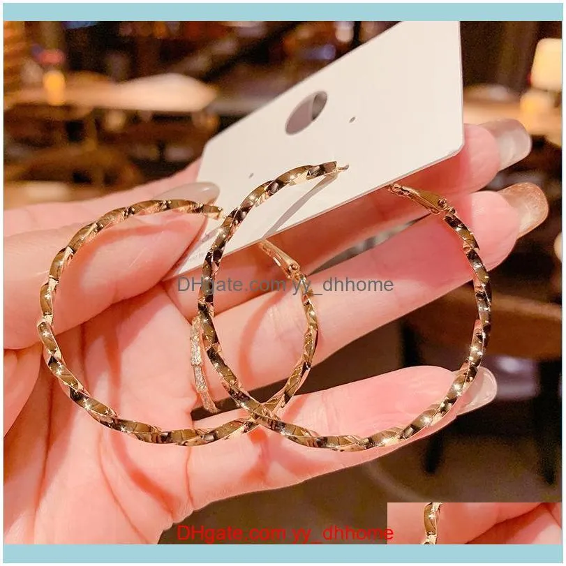 Fashion Gold Color Big Hoop Earrings Brincos Temperament Twist Circle For Women Jewelry Boucles D`oreill & Huggie