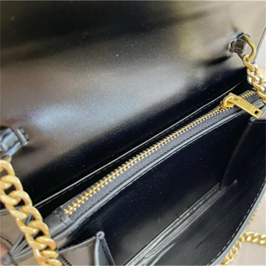 Messenger Bags High-quality Texture This Year`s Popular Small Female Summer New Trend Niche Black White Solid Color Cute Lady Wild Fashion Mini Chain Shoulder Handbag