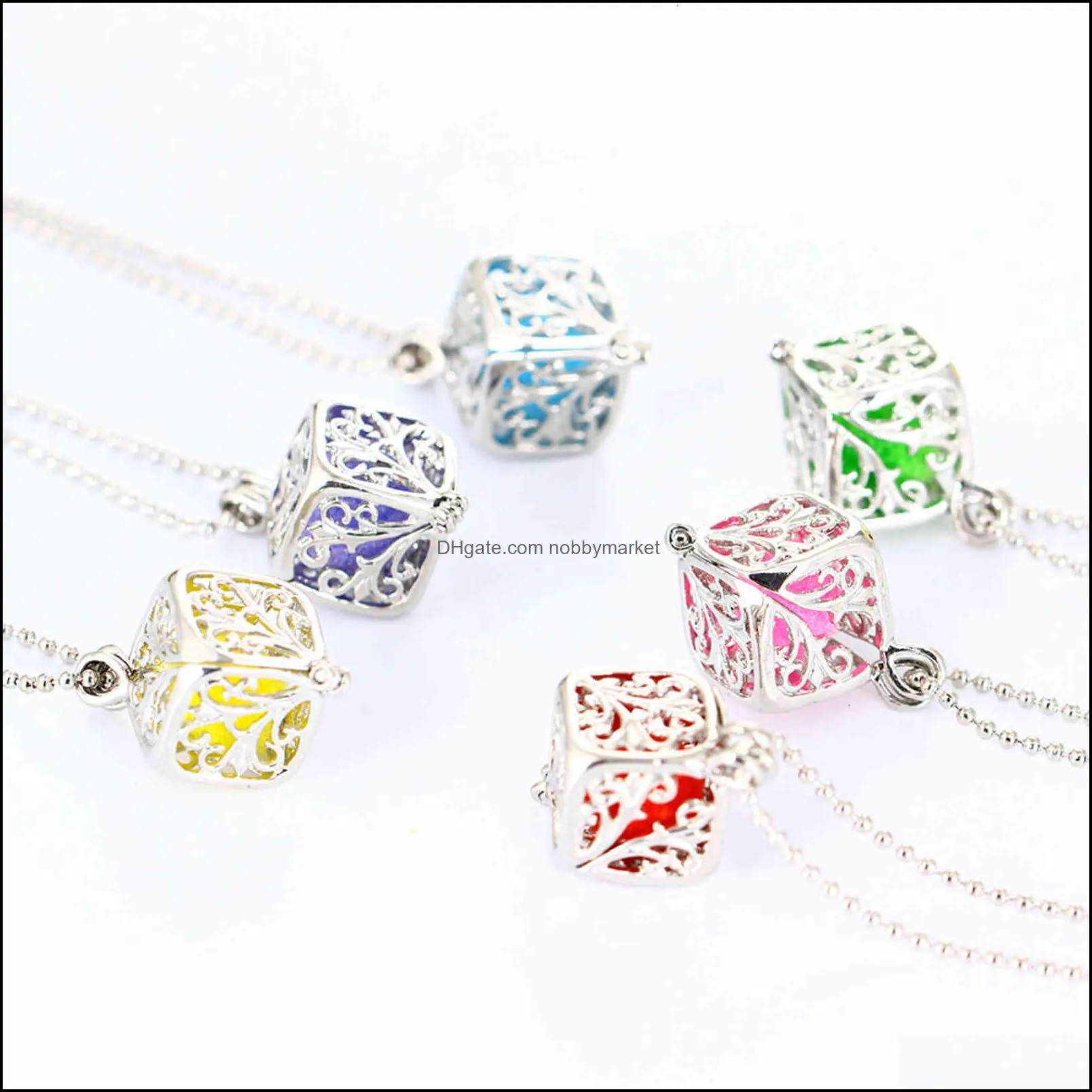 Brand Necklace Women Jewelry Essential Oil Diffuser Charm Square Locket Pendant Aroma Perfume s Fashion Accessories Birt