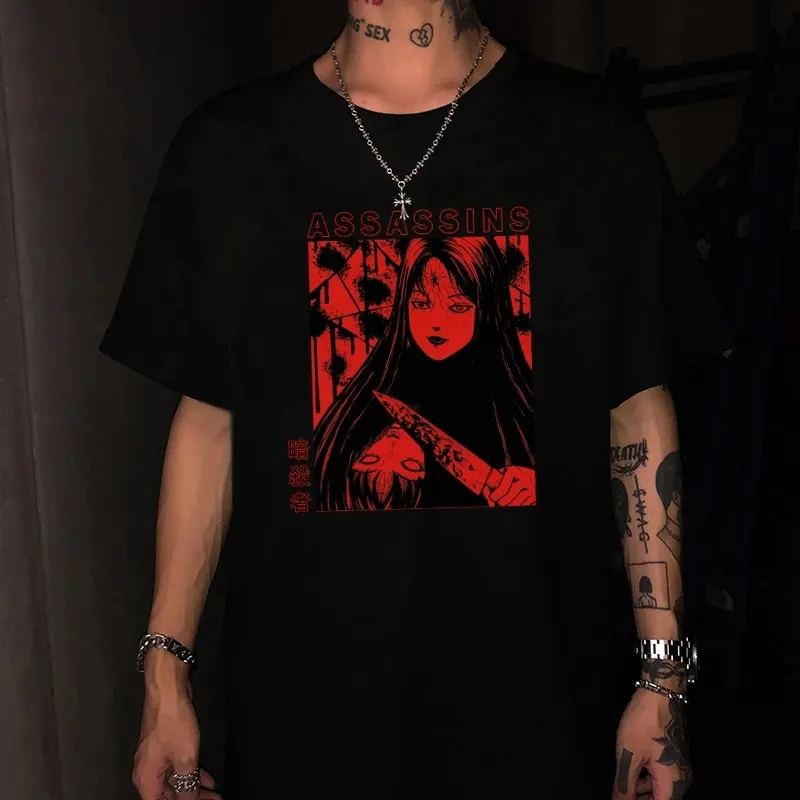 日本のマンガトミーユーモアアサシンジIetouストリートウェアメンズTシャツ原宿ファッションクールパンクゴシックTシャツ男性