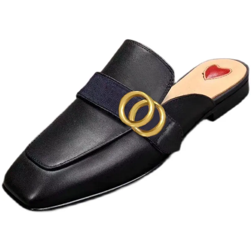 Hommes d'été Pantoufles de plage classiques Designer Lazy Flat Baotou Tongs 100% cuir dame Diapositives Daim lettre femmes chaussures peau de vache Métal hommes Sandales Grande taille 35-40-46