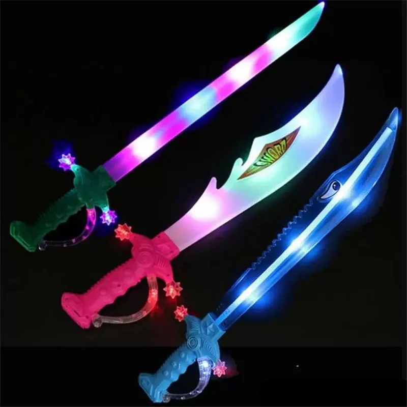 Actividades al aire libre Juguete Sable de luz Regalo Iluminar espadas ninja Sonido de movimiento Espada pirata bucanero intermitente Niños LED Parpadeante Glow Stick Favores de fiesta