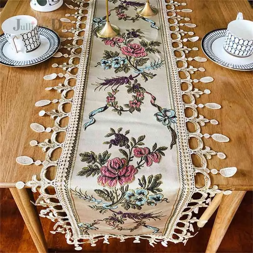 ヨーロッパのテーブルランナー牧歌的な庭の布ランナーモダンなペンダントピアノカバーロマンチックな刺繍カバー210709