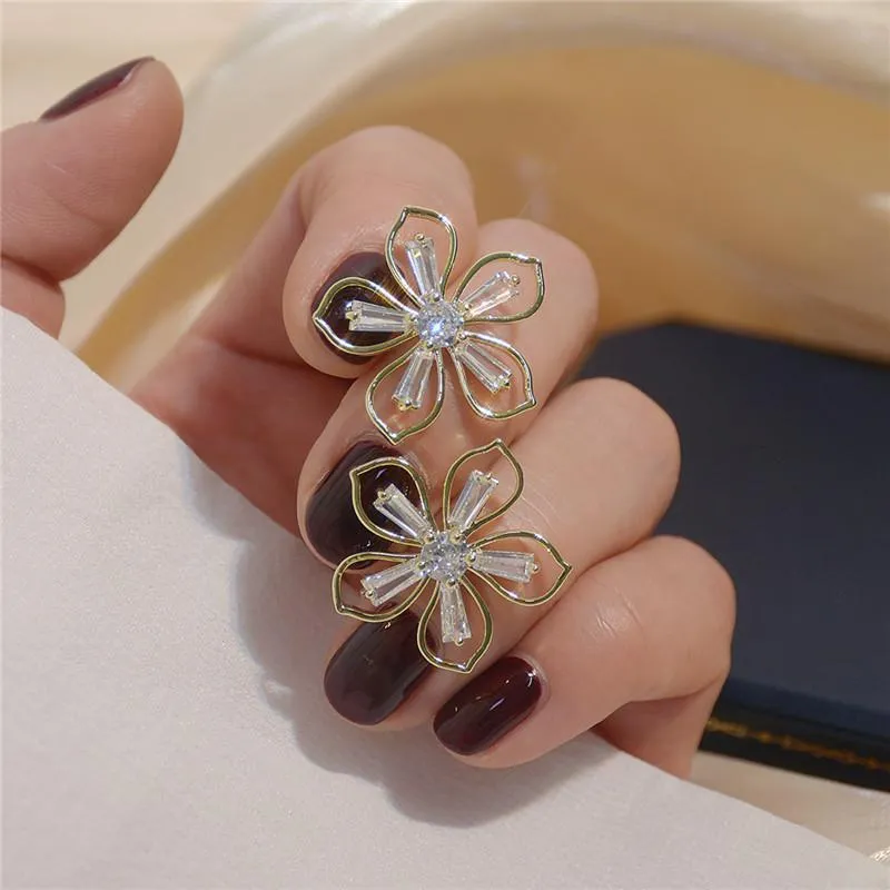 Design Luxury 14K Real Gold Flower Temperament Stud Earrings For Women Cubic Zircon ZC Lovely