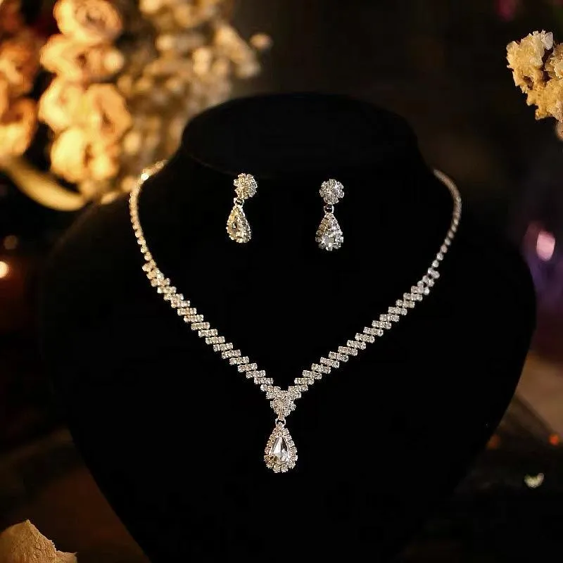 Pendientes Collar Simple Rhinestone geométrico para mujeres Gota de agua Cristal de novia de novia Joyas Conjuntos Accesorios 2021