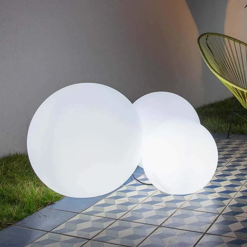 Lâmpadas de gramado à prova d'água recarregáveis LED Ball Light Decoração de jardim ao ar livre Orbes de piscina Esfera flutuante com controle remoto