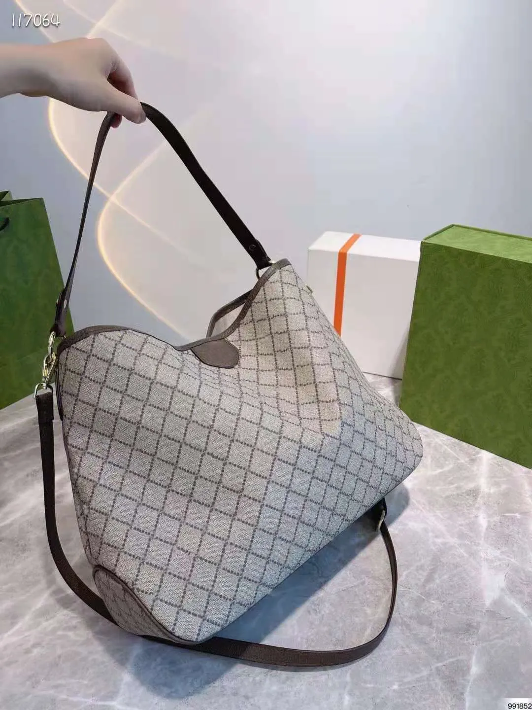 2021Designer women`s shopping bag single shoulder bag portable
