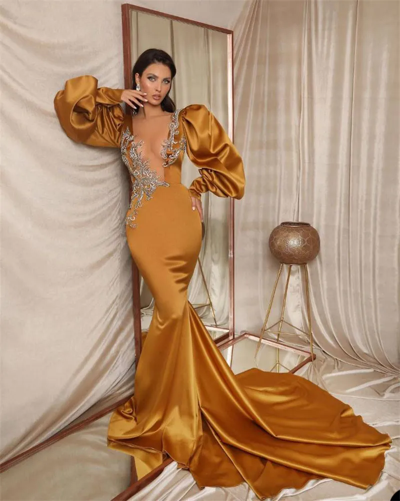 Abiti da sera a sirena d'oro Lanterna maniche lunghe Appliques in pizzo Abito da donna con scollo a V Elegante lunghezza del pavimento Robe De Soriee