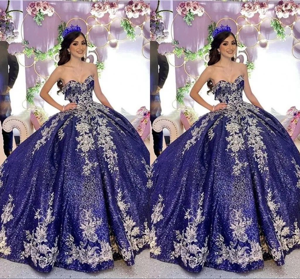 Abiti da Quinceanera in raso con paillettes blu scuro scintillanti Abito da ballo da ballo Applique floreale champagne Perline senza spalline Abito con lacci sul retro Dolce 16 Abito lungo da ballo