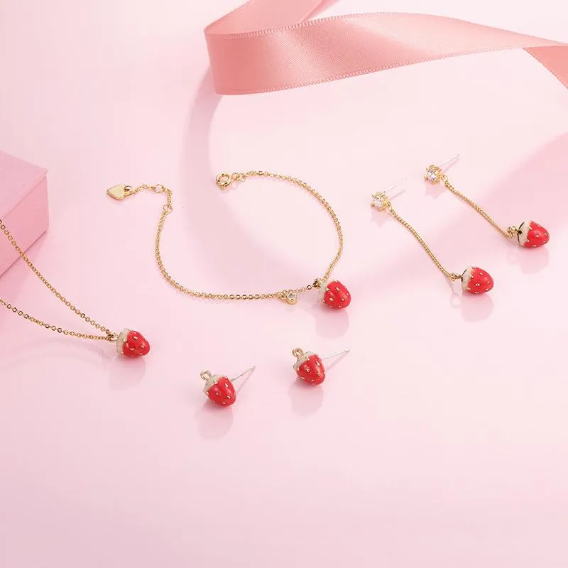 Orecchini Collana 2021 Stile coreano in oro Strawberry Mini frutta da frutta borchie braccialetto di moda gioielli set