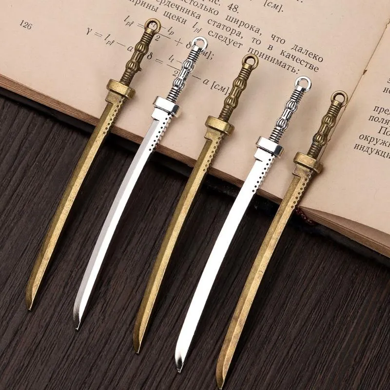 Marcador 5pcs Pendientes de bricolaje suministros de accesorios Encabezas Antiguas Espadas Joyas de cuchillo Hacer plata