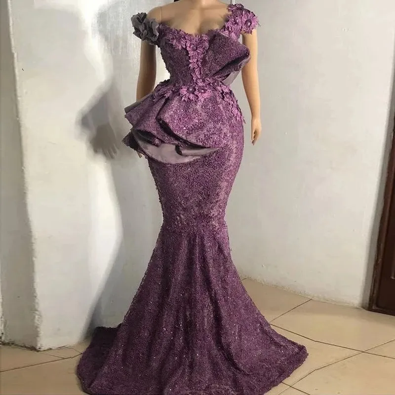 Abiti da sera a sirena viola Aso Ebi con spalle scoperte in pizzo con perline e volant Plus Size Abiti da ballo per donne africane Abito da cerimonia formale con uva Vestido De Novia