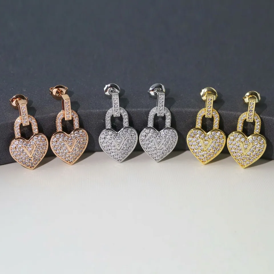 Europe America Fashion Jewelry Sets Lady Women Titanium Steel Engraved V Initials Settings Full Diamond Heart Lock Charm Necklace Earrings 