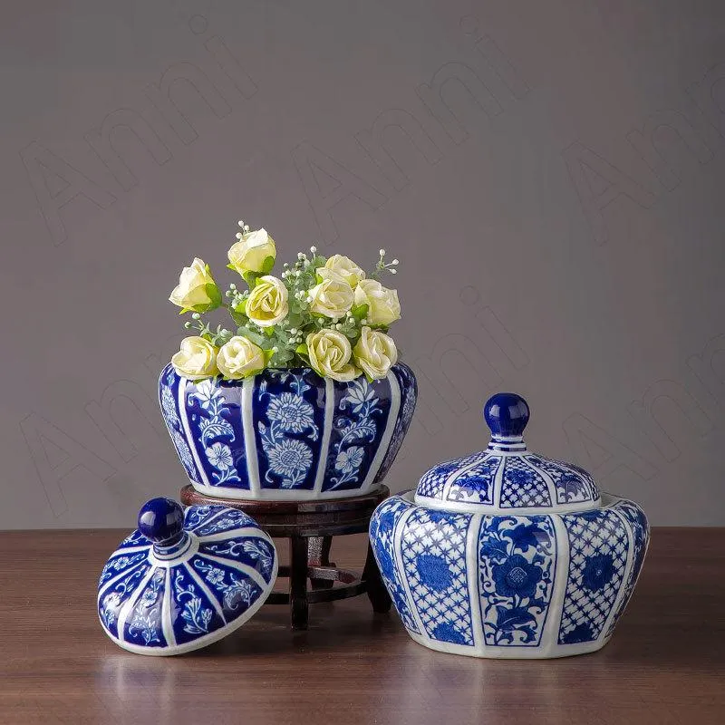 Vasi Blu e Bianco Porcellana Vaso Cinese Vintage Rilievo Scultura Processo Artigianato ceramico Soggiorno Desktop Flower Pots decorativo