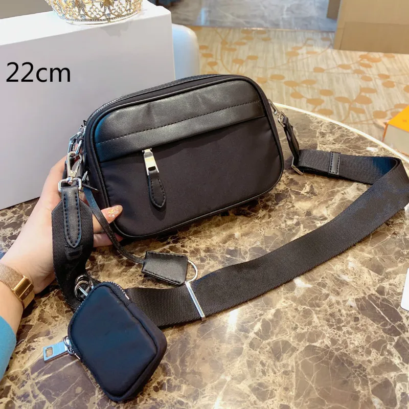 Herren schwarze Nylon-Kamera-Taschen Designer Crossbody Bags Mode kleine Schulter-Telefon-Tasche 2-Pic-Klappen mit Mini-Beutel-Oberseite