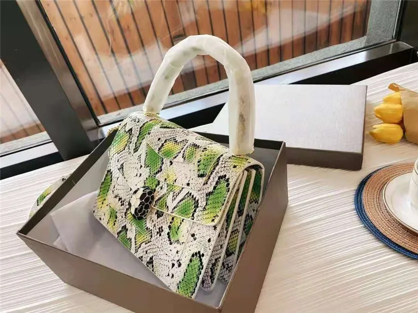 2021 latest brand water snake leather bags luxury designer handbags high-end fashion casual all-match single shoulder bag handbag three colors available Size 21 * 10cm