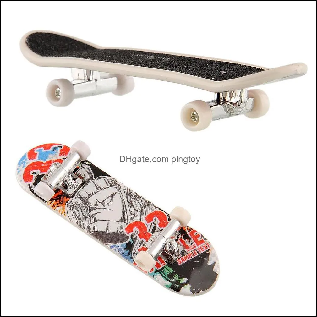 Kids Playing Finger Board Toy Brain Development New Finger Skateboard Deck Mini Board Boys Games Toy Drop Shipping