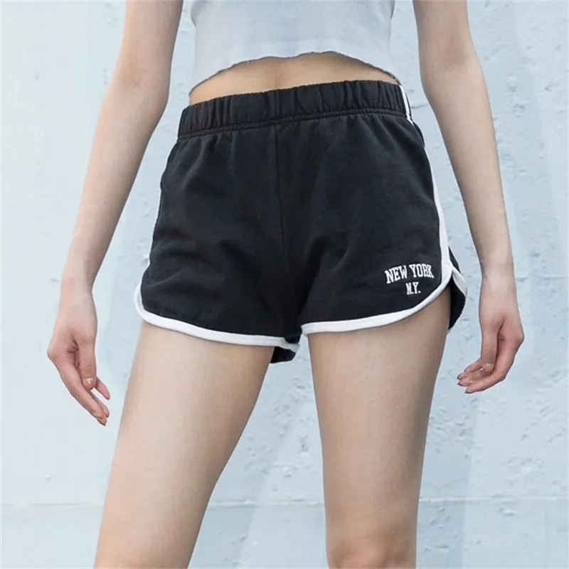 Femmes Broderie Lettres Coureur Shorts Stretch Ceinture Contraste Garnitures Formation Rétro 210719