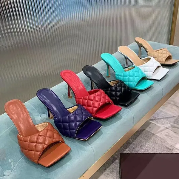 2021 Kvinnor Designer Lido Sandaler Sexiga Slide Läder Täckt Stiletto Heel Ladies Sommar tofflor Toppkvalitet Stor storlek med låda