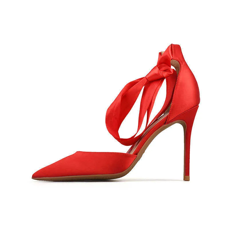 Klassieke luxe ontwerper Nieuw merk Luxe elegante vrouwen enkelband Hoge hakken sandalen 2022 dames satijnen schoenen Valentijnspompen Scarp