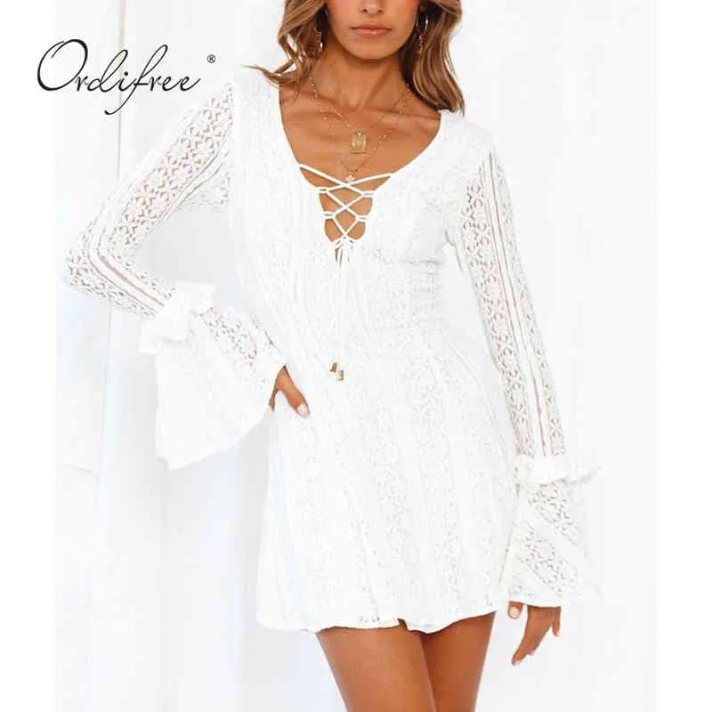 Sommar kvinnor sexig fest långärmad upp vit spets kort tunika strandklänning 210415