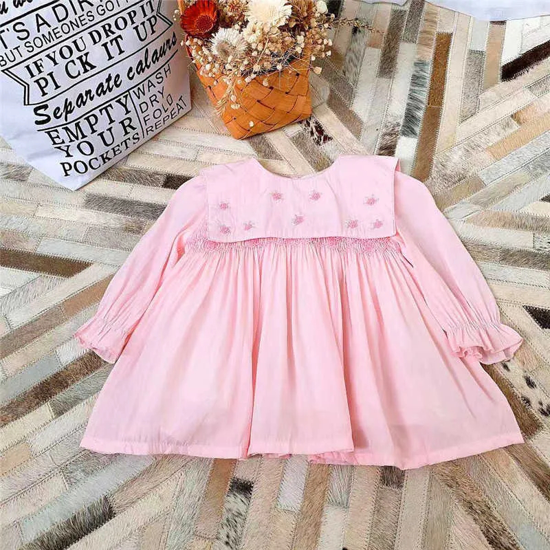 子供たちのブティックガールビンテージハンドメイドのピンクのドレス子供の手作りのスコッキングの爆水のドレス赤ちゃんスペインのフロックの服210615