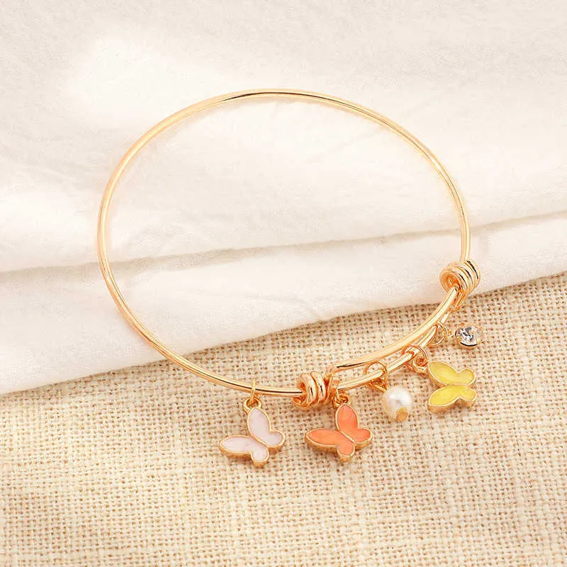 Ny Ankomst Butterfly Daisy Armband Flickor Kvinna Enkel Sommar Cirkel Blomma Shell Bee Charms Guld Bangle Smycken För Kvinnor Q0719