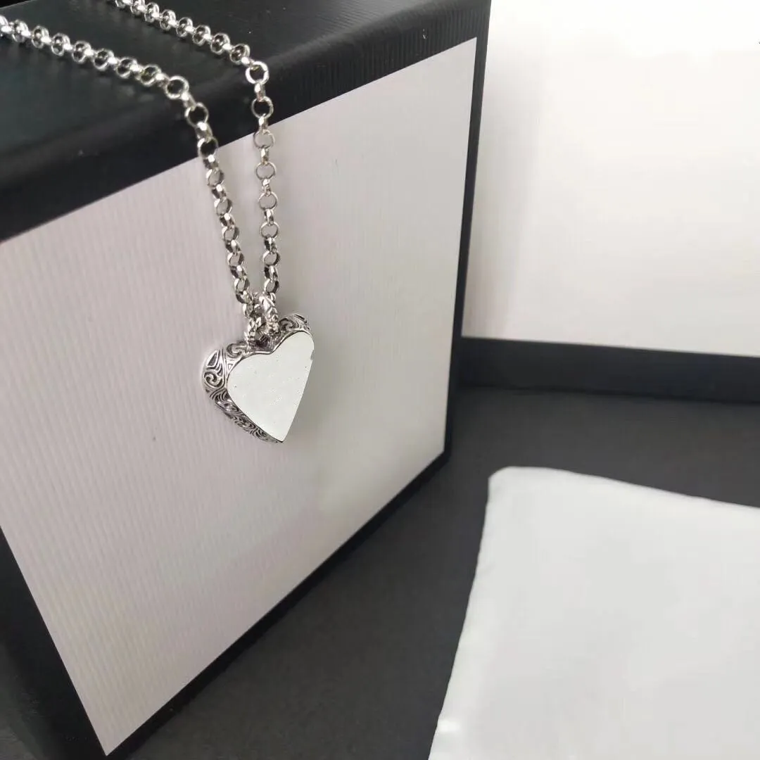 Pendant Necklaces Vintage Heart Pendant Necklace High Quality Silver Plated Necklace Pattern for Couple Necklace Fashion Jewelry Supply FW2D