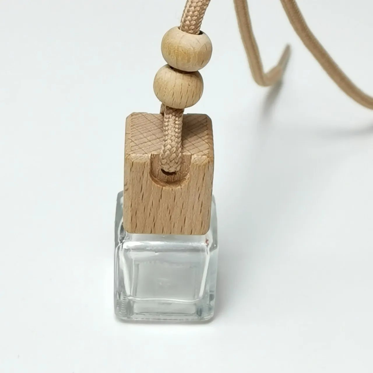Car Ornaments Essential Oils Diffusers Fragrance Bottles Perfume Bottle Pendant Square Empty Glass Beech Wooden Lid Hanging Decoration TR0020