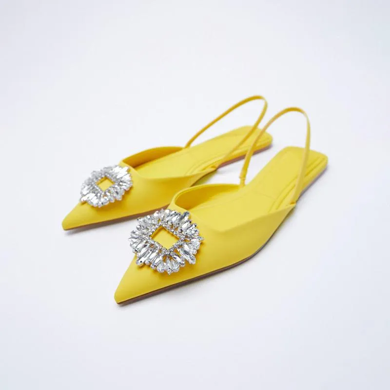 Сандалии 2021 Летние квартиры Женщины заостренный настойчивый шелковый кристалл задний ремешок Мюллера алмазные желтые сандалиас Муджеру плоская обувь