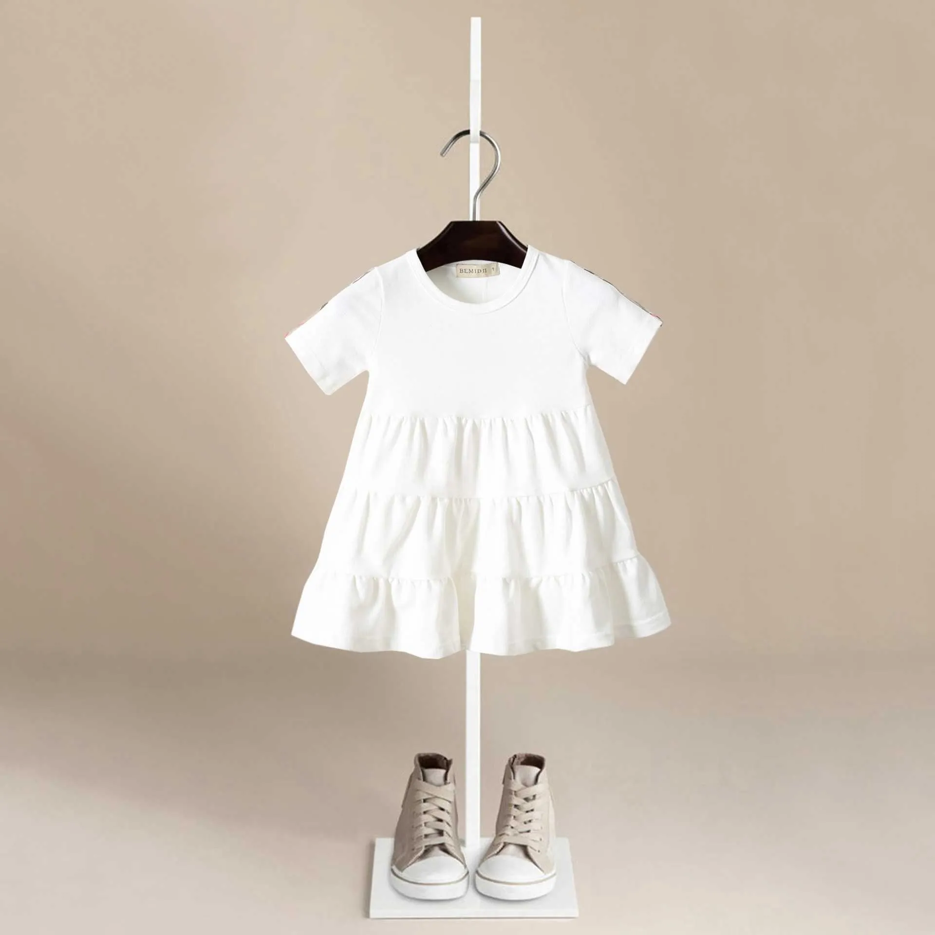 夏の幼児の赤ちゃん女の子クリスマスサンタストライププリントチュールドレス衣装プリンセスパーティードレス乳白人子供服Q0716
