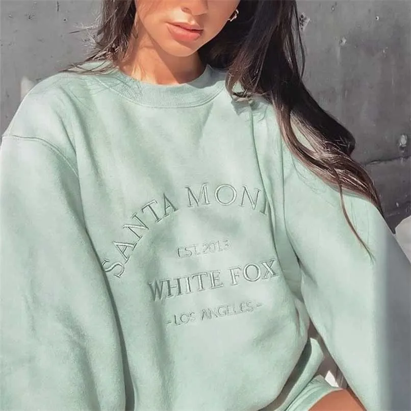 Green Vintage Letters Embroidered Crewneck Sweatshirt Women Winter Tops Oversized Girls Streetwear Korean Fashion Pullovers 211104