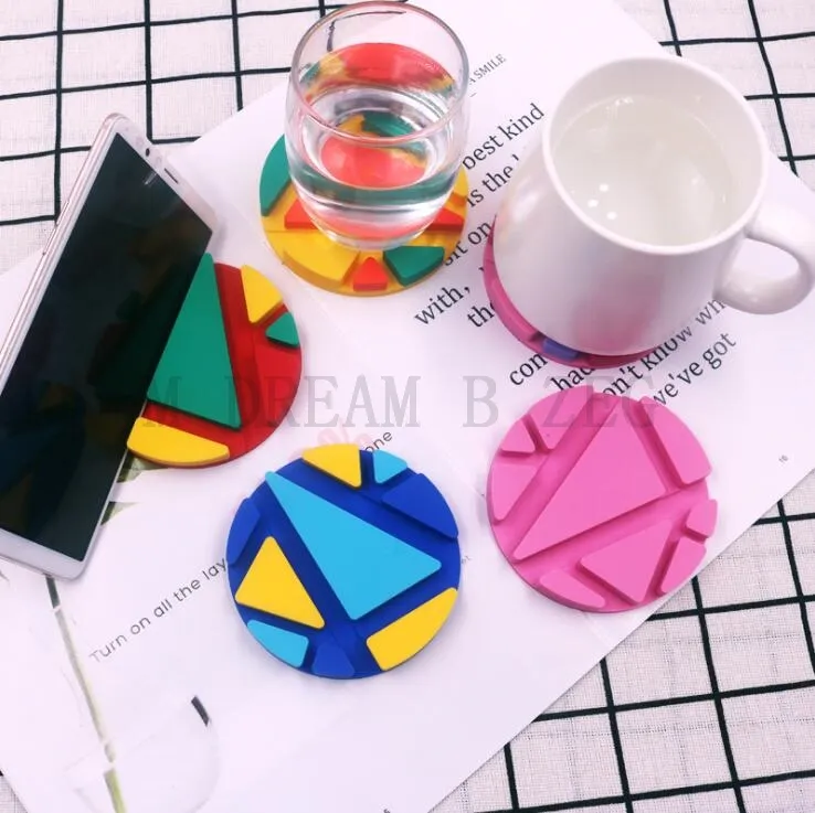 Multifunction mug mats universal silicone PVC coaster desktop mobile phone holder cup mat random color M DREAM B ZEG