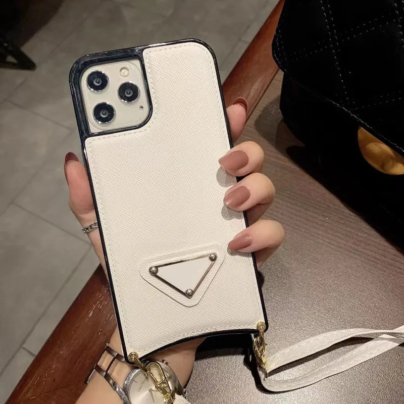 جراب هاتف بتصميم Crossbody لهاتف iphone 14 13 12 11 pro max XR X XS MAX 7 8 Plus غطاء حماية خلفي من الجلد الصناعي غطاء هاتف خلوي فاخر مع حبل