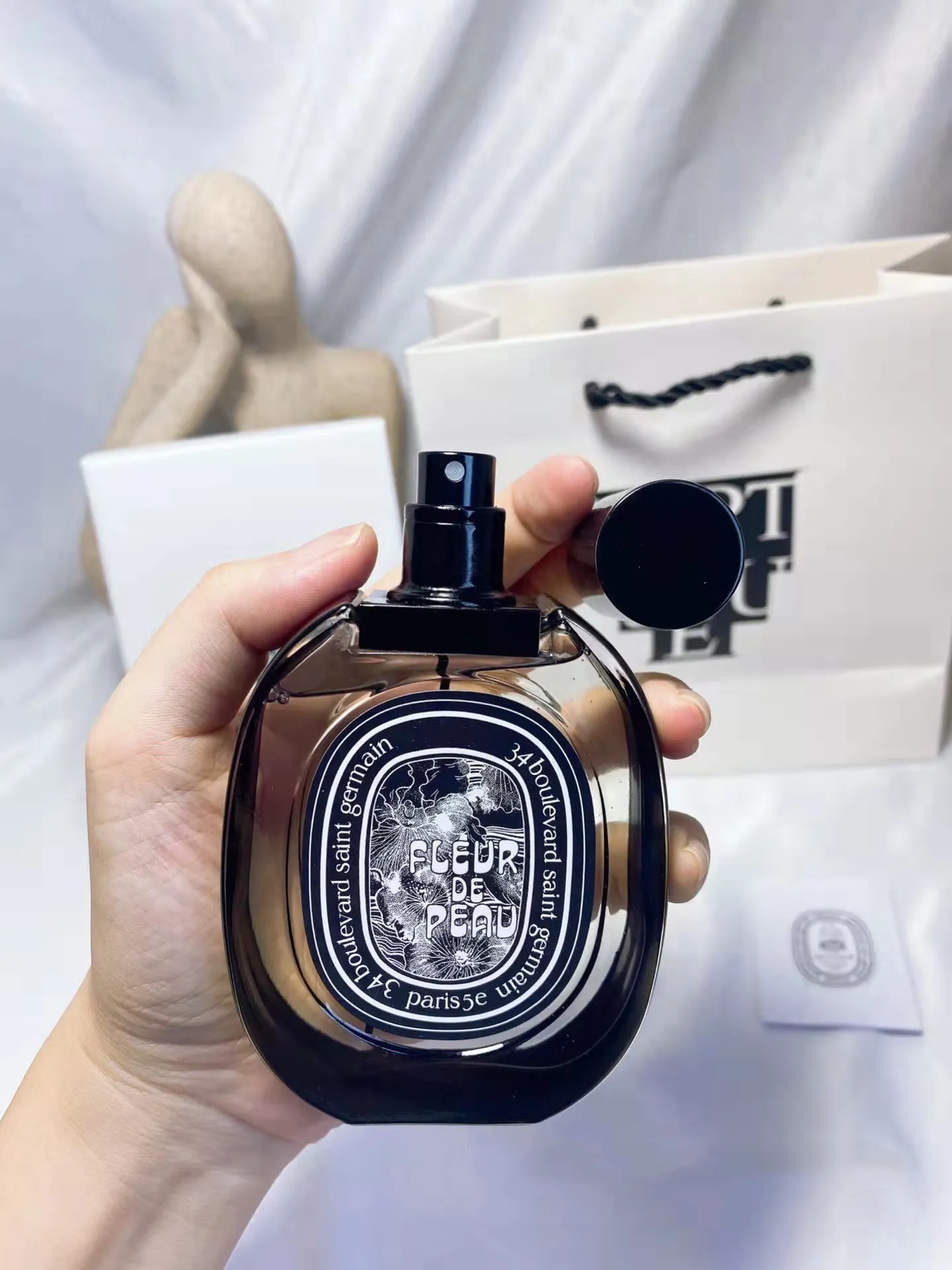 工場直接Fleur de Peau Perfume 75ml EDP Parfumの香り男性の女性の長い最長すべてのマッチケルン速い配達