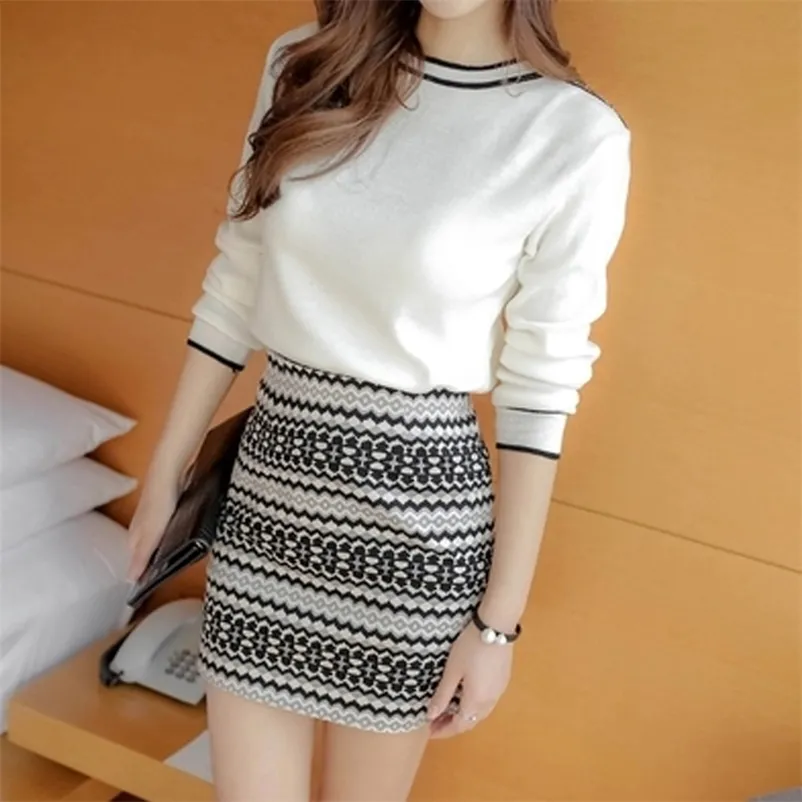 春のニットドレス長袖ファッション韓国のセーター女性のミドルロングヒップスカートホワイトツーピースの冬のセーター11i5 210420