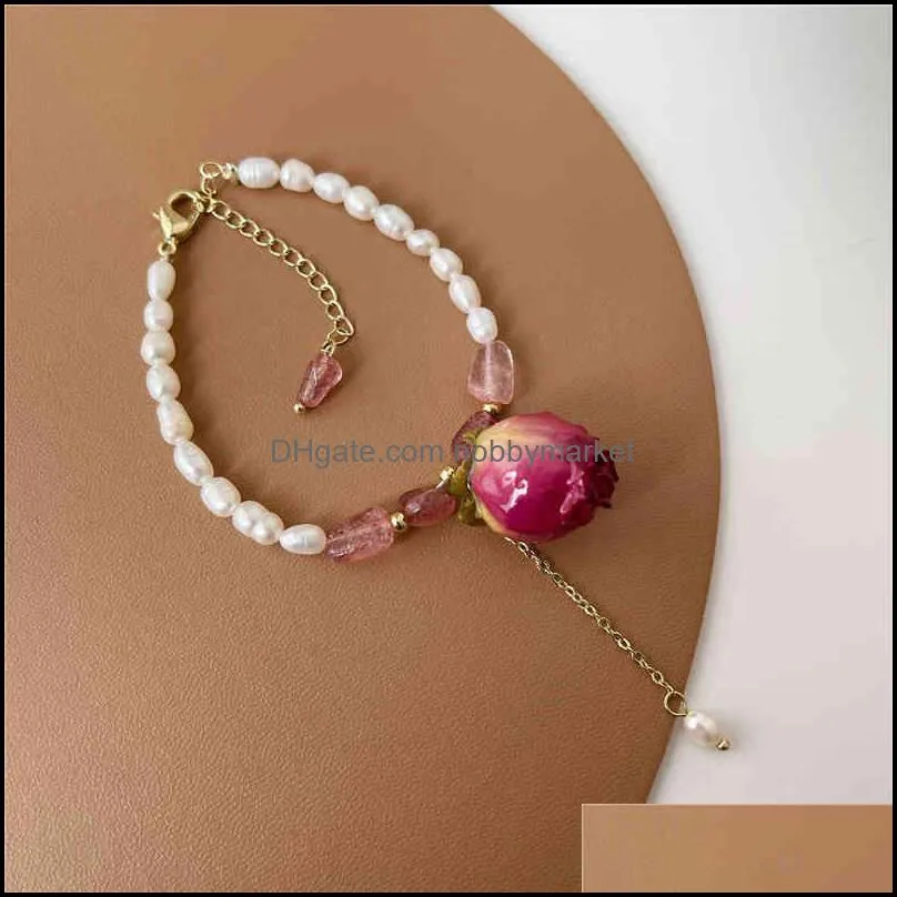 Super fairy French gentle freshwater pearl strawberry crystal bracelet natural flower eternal Flower Drop gel Bracelet