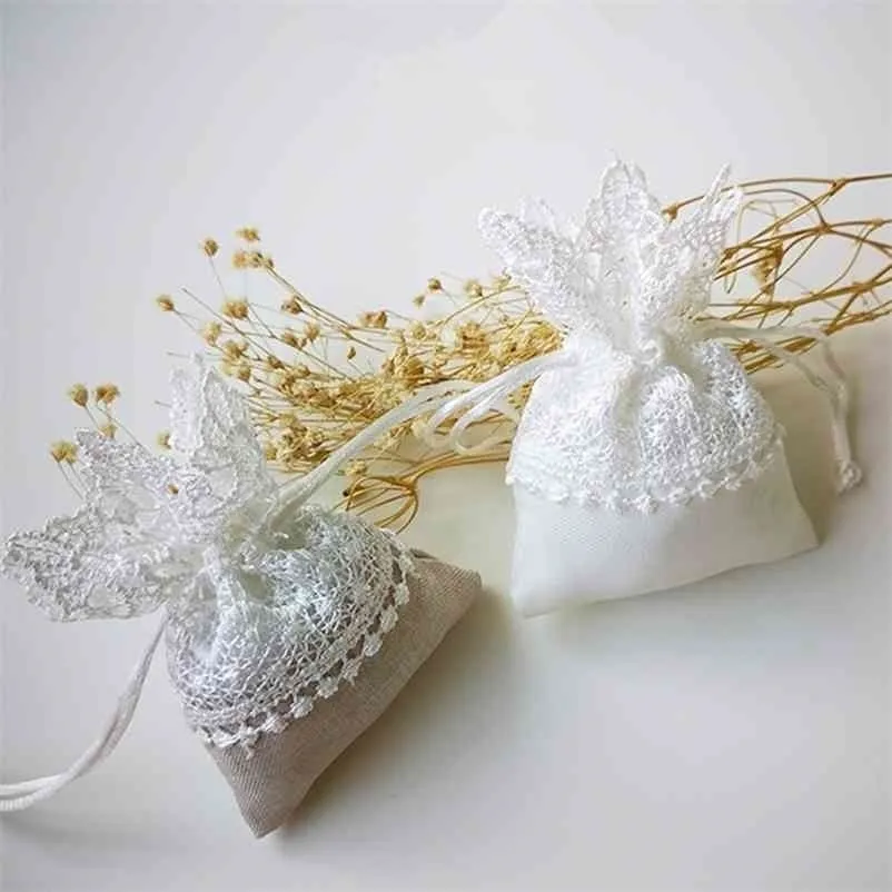 30 Stück Spitze Schmuck Geschenkbeutel Weiß/Beige Kordelzugbeutel für Zuhause Urlaub Party DIY Dekoration Hochzeit Süßigkeiten Dragees Verpackung 210724