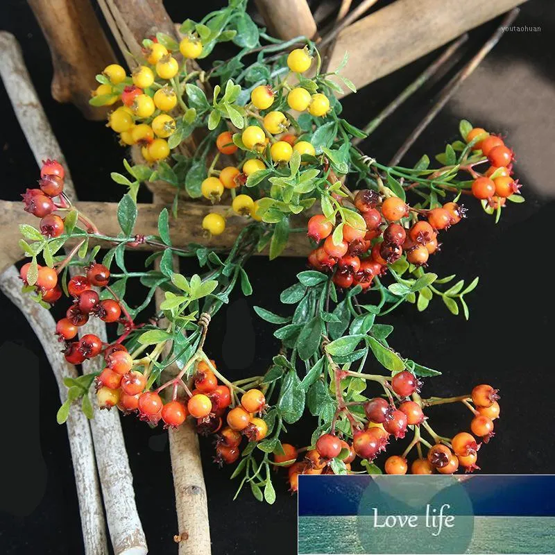 装飾的な花の花輪の人工的な果実の枝のクリスマスの家の装飾フルーツの枝装飾アクセサリー偽物1
