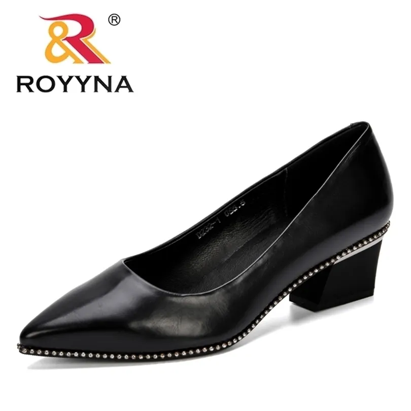 Royyna Chegada das Bombas Femininas Microfibra Moda Pontilhada Toe Confortável Sapatos Casual Handmade Lady Wedding 211123