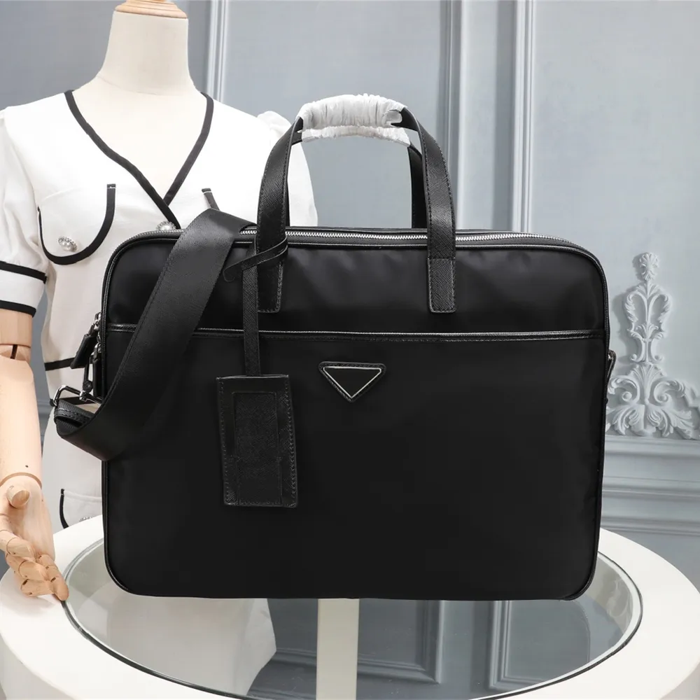 2021 männer Schwarz Nylon Designer Aktentasche Hohe Qualität Laptop Tasche Große Kapazität Retro Mode Büro Handtasche229S